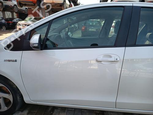 Used Left front door TOYOTA YARIS (_P13_) 1.5 Hybrid (NHP130_, NHP130) (101 hp) 31611645