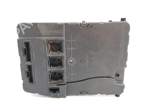 Used Fuse box RENAULT MEGANE II Saloon (LM0/1_) 1.9 dCi (LM0G, LM1G, LM2C) (120 hp) 10320547