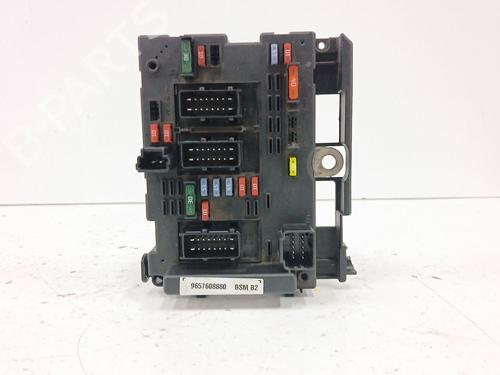 Used Fuse box Fuse box 38198524 38198524
