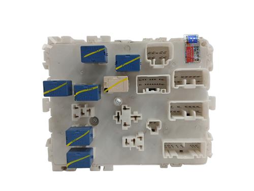 Used Fuse box SUZUKI VITARA (LY) 1.6 DDiS (APK 416D) (120 hp) 18338414