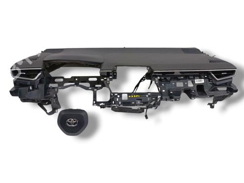 Used Dashboard Dashboard TOYOTA COROLLA Saloon (_E21_) 1.8 VVTi Hybrid (ZWE211, MZEA12) (98 hp) 33460788 33460788