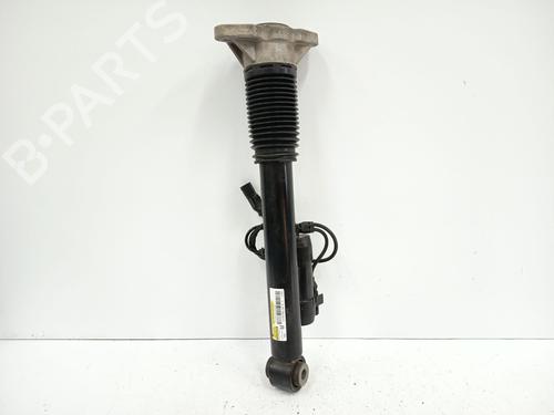Used Right rear shock absorber Right rear shock absorber MERCEDES-BENZ GLE (V167) GLE 300 d 4-matic (167.109) (269 hp) 34636501 34636501