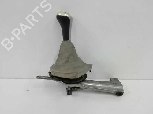 Used Gear lever BMW 1 (E87) 118 d (122 hp) 7424447