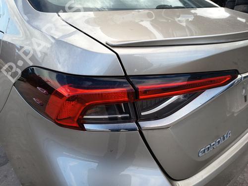 Instrument cluster TOYOTA COROLLA Saloon (_E21_) 1.8 VVTi Hybrid (ZWE211, MZEA12) | BP31581164C47 