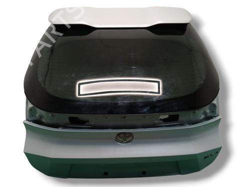 tailgate-toyota-c-hr-_x1_-2016-31625910 main image