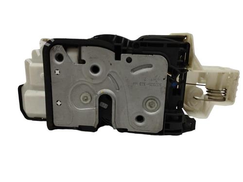 Used Front right lock VOLVO V40 Hatchback (525) [2012-2019]  17833736