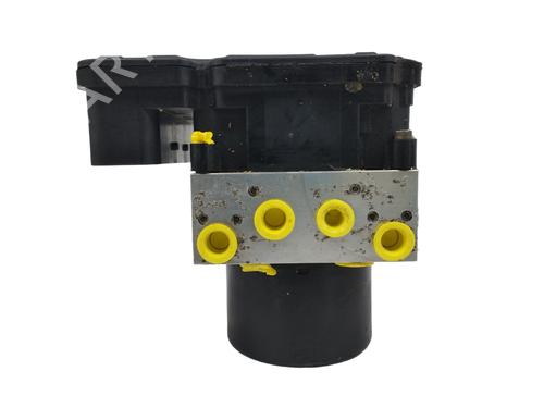 Used ABS pump VOLVO V40 Hatchback (525) [2012-2019]  17023912