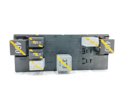 Used Fuse box Fuse box SEAT LEON (1P1) 1.9 TDI (105 hp) 11018381 11018381
