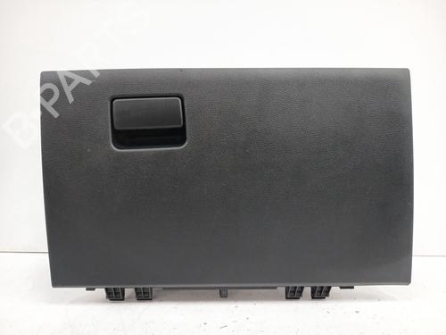 Used Glove box Glove box TOYOTA COROLLA Saloon (_E21_) 1.8 VVTi Hybrid (ZWE211, MZEA12) (98 hp) 33455467 33455467