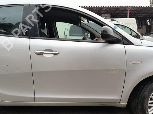 Used Right front door Right front door LANCIA YPSILON (312_) 1.2 (312.PXA1A, 312.YXA1A) (69 hp) 32727926 32727926