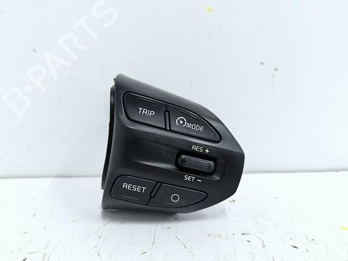 steering-wheel-controls-kia-stonic-yb-2017-35724014 main image