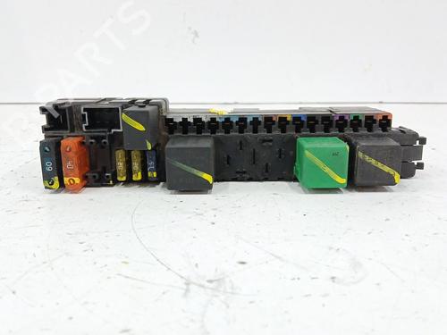 Used Fuse box Fuse box 37417745 37417745