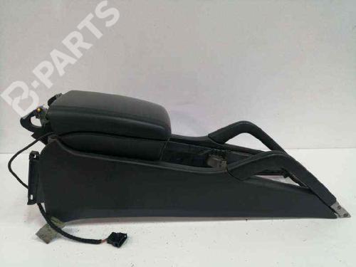 Used Armrest / Center console Armrest / Center console PORSCHE CAYENNE (9PA) S 4.5 (340 hp) 7524309 7524309