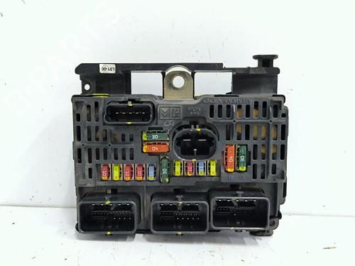 Used Fuse box Fuse box PEUGEOT 407 (6D_) 1.6 HDi 110 (6D9HZC, 6D9HYC) (109 hp) 35895421 35895421