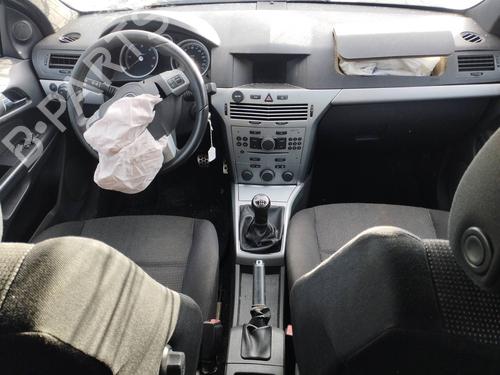 Fuse box OPEL ASTRA H GTC (A04) 1.9 CDTI (L08) | BP16354944E1 