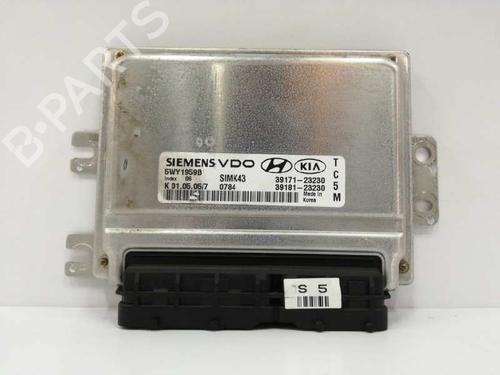 Used Engine control unit (ECU) HYUNDAI TUCSON (JM) 2.0 (141 hp) 5027931