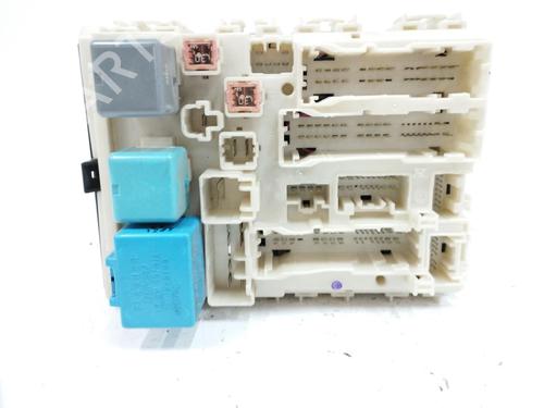 Used Fuse box TOYOTA YARIS (_P9_) 1.3 VVT-i (SCP90_, SCP90R) (87 hp) 11285317