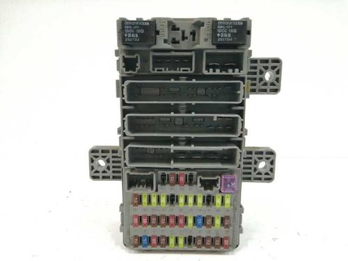 Used Fuse box HONDA CIVIC VIII Hatchback (FN, FK) 2.2 CTDi (FK3) (140 hp) 6480474