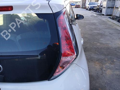 right-taillight-toyota-aygo-_b4_-2014-31854959 main image