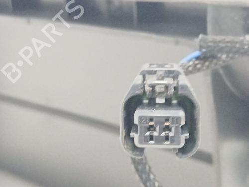 Armrest / Center console PEUGEOT 3008 II SUV (MC_, MR_, MJ_, M4_) Hybrid | BP29924476I20