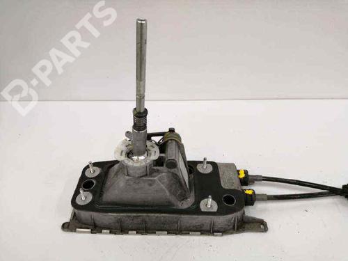 Used Gear lever VW GOLF VI (5K1) 1.6 TDI (105 hp) 7424443