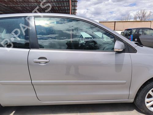 Porte avant droite Porte avant droite VW POLO IV (9N_, 9A_) 1.4 TDI (75 hp) 34734648 34734648