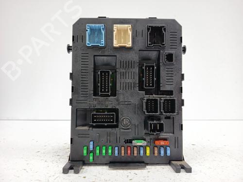 Used Fuse box Fuse box 38287725 38287725