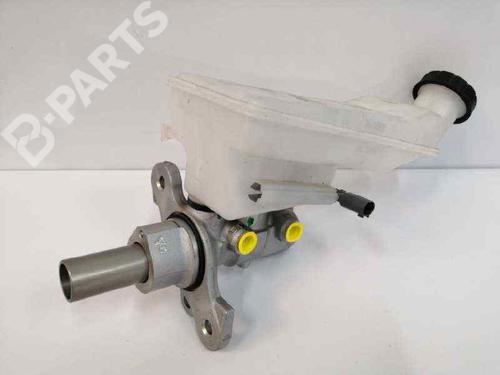 Used Brake master cylinder MERCEDES-BENZ A-CLASS (W176) A 200 CDI / d (176.008) (136 hp) 6008533