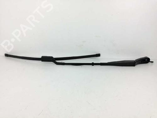 Used Front windshield wiper arm PEUGEOT 3008 II SUV (MC_, MR_, MJ_, M4_) [2016-2026]  7039167