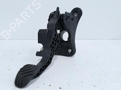 Used Clutch pedal Clutch pedal RENAULT CLIO V (B7_) 1.5 Blue dCi 100 (B7AD) (101 hp) 40493222 40493222