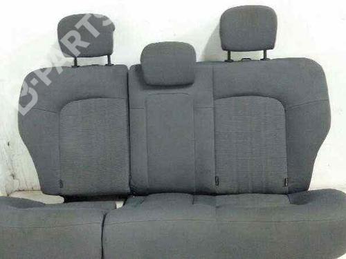 rear-seat-fiat-linea-323_-110_-16-d-multijet-2006-860091 main image