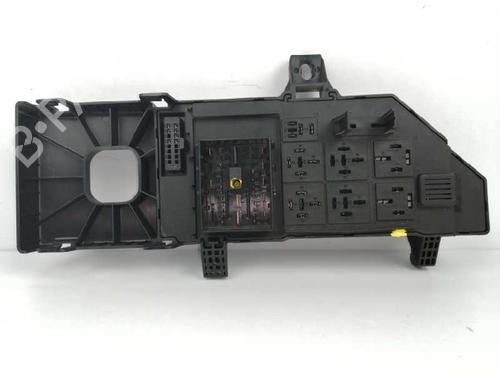 Used Fuse box OPEL VECTRA C (Z02) 1.9 CDTI (F69) (120 hp) 6474420