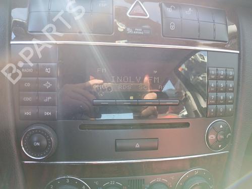 Used Radio Radio MERCEDES-BENZ C-CLASS (W203) C 200 CDI (203.007) (122 hp) 36777938 36777938