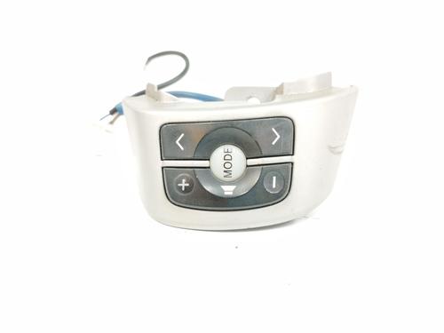 Used Steering wheel controls TOYOTA YARIS (_P9_) 1.3 VVT-i (SCP90_, SCP90R) (87 hp) 11285314