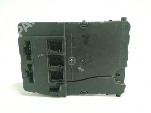 Used Fuse box RENAULT SCÉNIC II (JM0/1_) 1.5 dCi (JM0F) (82 hp) 10320529