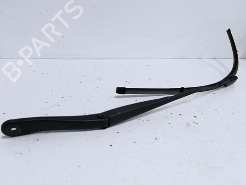 Used Front windshield wiper arm Front windshield wiper arm RENAULT CLIO V (B7_) 1.5 Blue dCi 100 (B7AD) (101 hp) 40493216 40493216