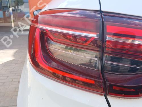 Used Left taillight RENAULT CLIO V (B7_) 1.5 Blue dCi 100 (B7AD) (101 hp) 32844705