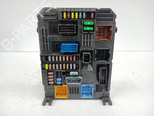 Used Fuse box Fuse box OPEL CORSA F (P2JO) 1.2 (68) (101 hp) 33656753 33656753