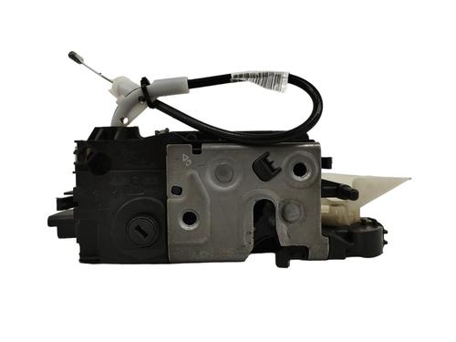 front-left-lock-peugeot-2008-i-cu_-12-vti-9812500880-2013-15499346 main image