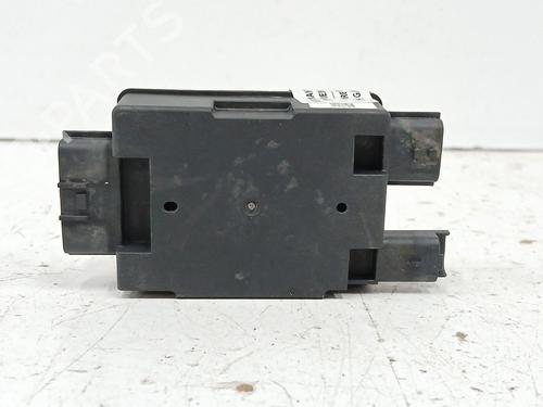 Used Electronic module RENAULT MASTER III Bus (JV) 2.3 dCi 145 FWD (JV0F, JV0S, JV0T) (146 hp) 32656707