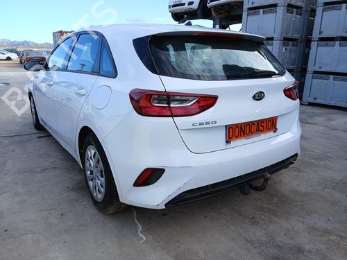 Guarda-lamas esquerdo KIA CEED (CD) 1.4 | BP31833637C41 