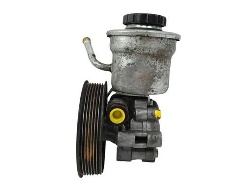 Used Steering pump TOYOTA AVENSIS Saloon (_T25_) 2.0 D-4D (CDT250_, CDT250R) (116 hp) 17999888