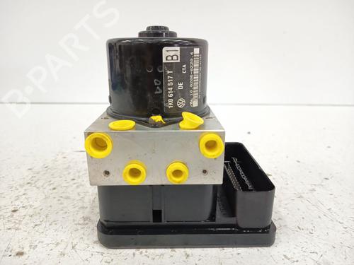 Used ABS pump ABS pump VW GOLF V (1K1) 1.9 TDI (105 hp) 33045591 33045591