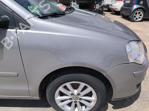 Guarda-lamas direito Guarda-lamas direito VW POLO IV (9N_, 9A_) 1.4 TDI (75 hp) 34734642 34734642