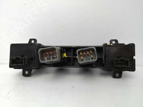 Switch SSANGYONG ACTYON I 200 Xdi 4WD | BP6123812I30