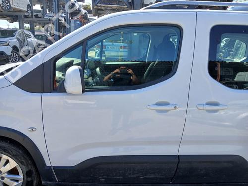 left-front-door-peugeot-rifter-2018-33049903 main image