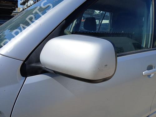 Bakspejl venstre Bakspejl venstre SUZUKI GRAND VITARA II (JT, TE, TD) 1.9 DDiS All-wheel Drive (JT419, TD44, JB419WD, JB419XD,... (129 hp) 35950547 35950547