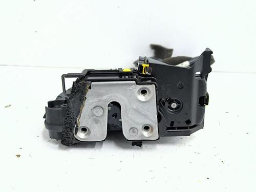 Venstre bagtil lås Venstre bagtil lås RENAULT CAPTUR I (J5_, H5_) 0.9 TCe 90 (90 hp) 37520707 37520707