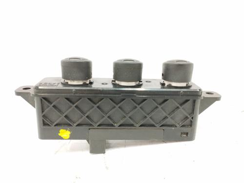 Schakelaar HONDA CIVIC VII Hatchback (EU, EP, EV) 1.6 i (EP2, EU8, EU6) | BP10738069I30 
