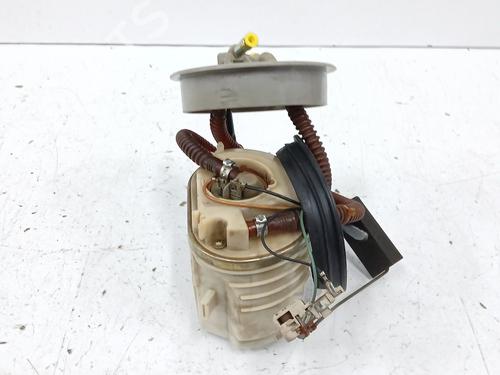 Used Fuel pump VW POLO III (6N1) 100 1.4 16V (100 hp) 31115538